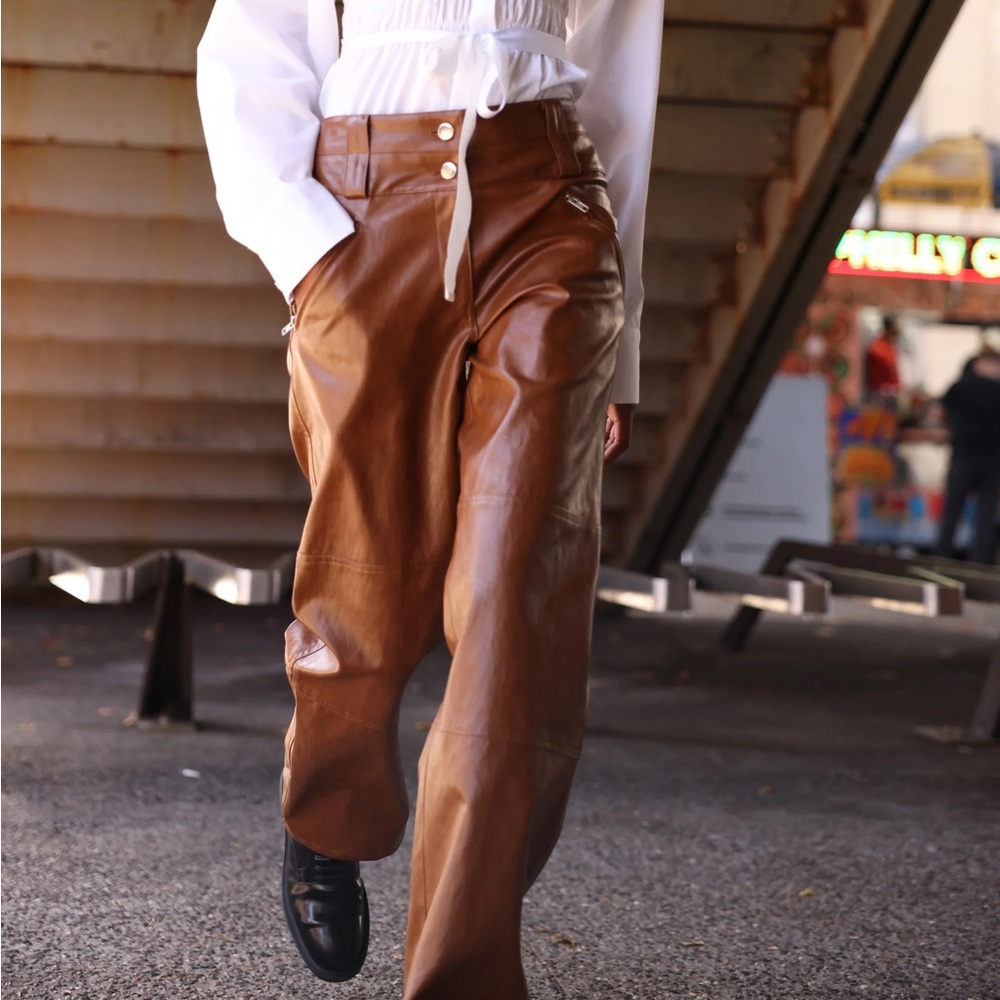 SaintArt BRAND NEW WITH TAGS LAUREN LOW-RISE STRAIGHT LEG LEATHER PANT, COGNAC